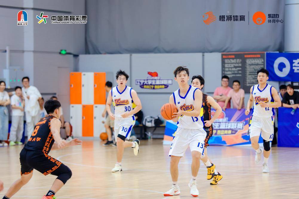 包含篮球职业联赛季前热身赛即将上演转播受瞩目的词条