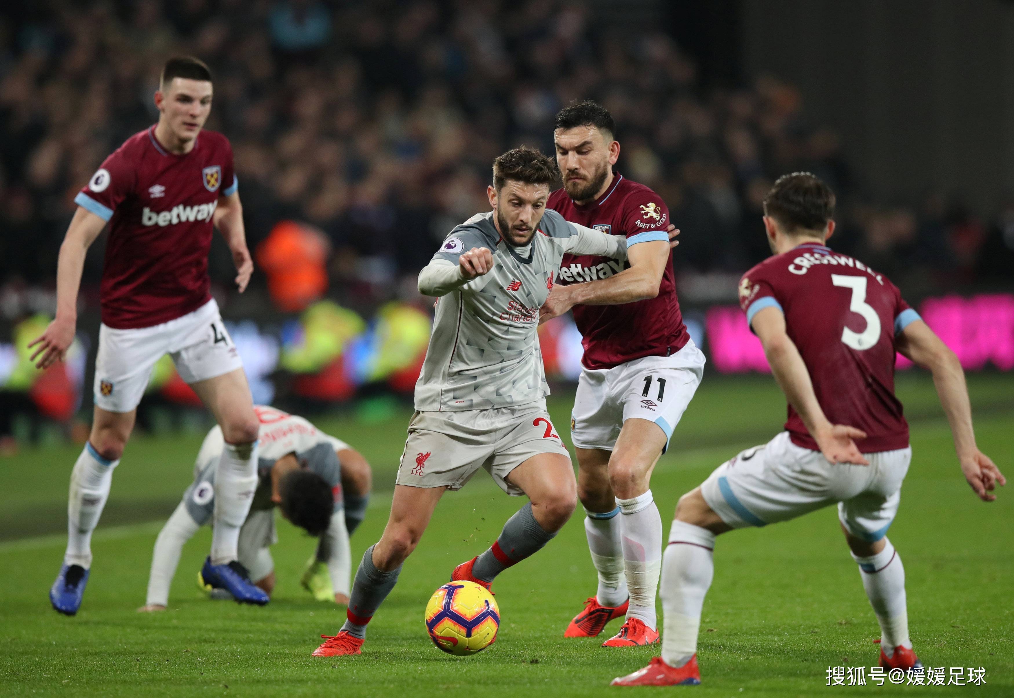 开云体育官方网站-阿森纳后卫连续低迷，球队战绩受影响