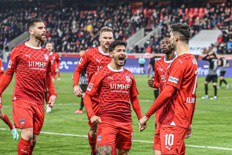 开云APP-不来梅客场挑落对手，取得宝贵的三分的简单介绍