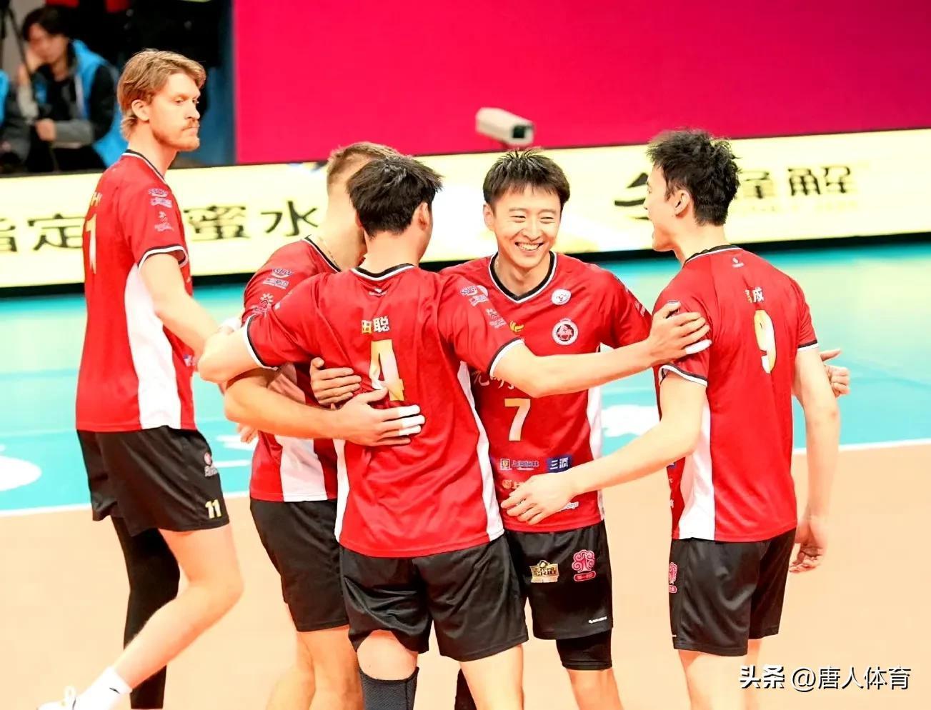 男子排球比赛拼尽全力,团队默契无限的简单介绍 男子排球比赛拼尽全力,团队默契无限的简单介绍