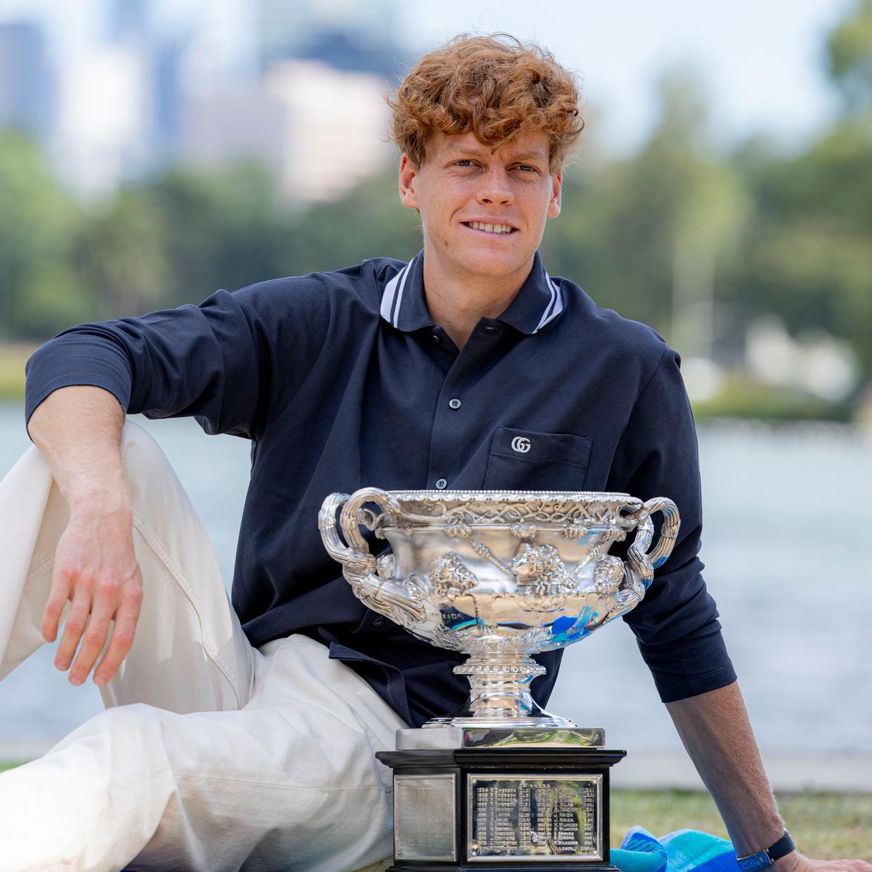 包含欧预赛冠军奖杯曝光,珍贵话题引言的词条 包含欧预赛冠军奖杯曝光,珍贵话题引言的词条