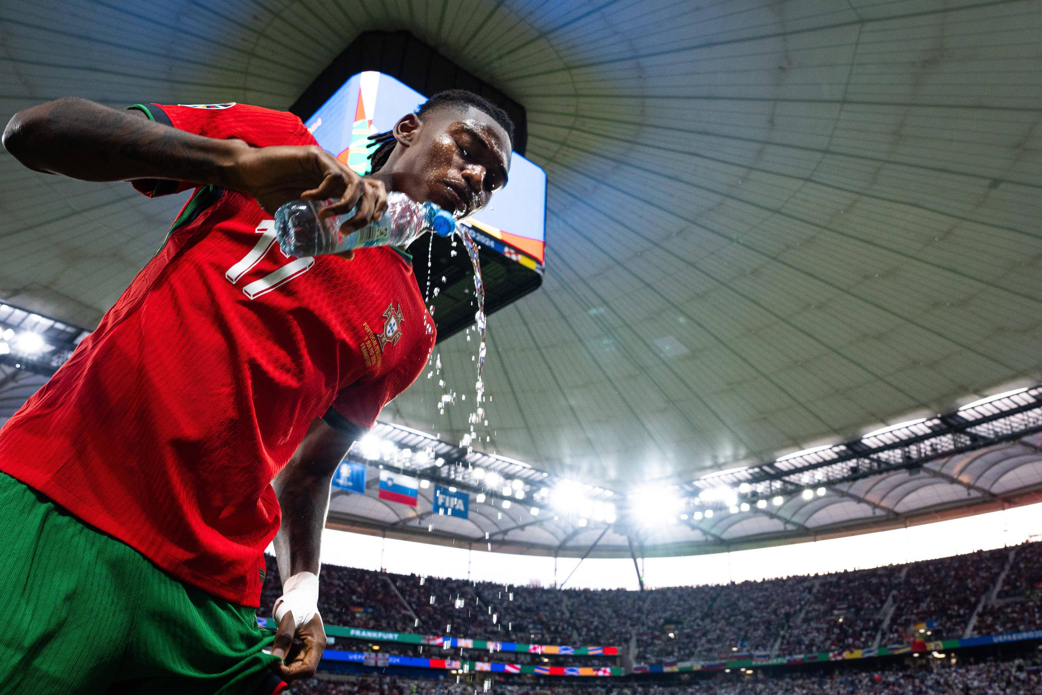 欧洲国家队备战欧锦赛资格赛,备受期盼 欧洲国家队备战欧锦赛资格赛,备受期盼