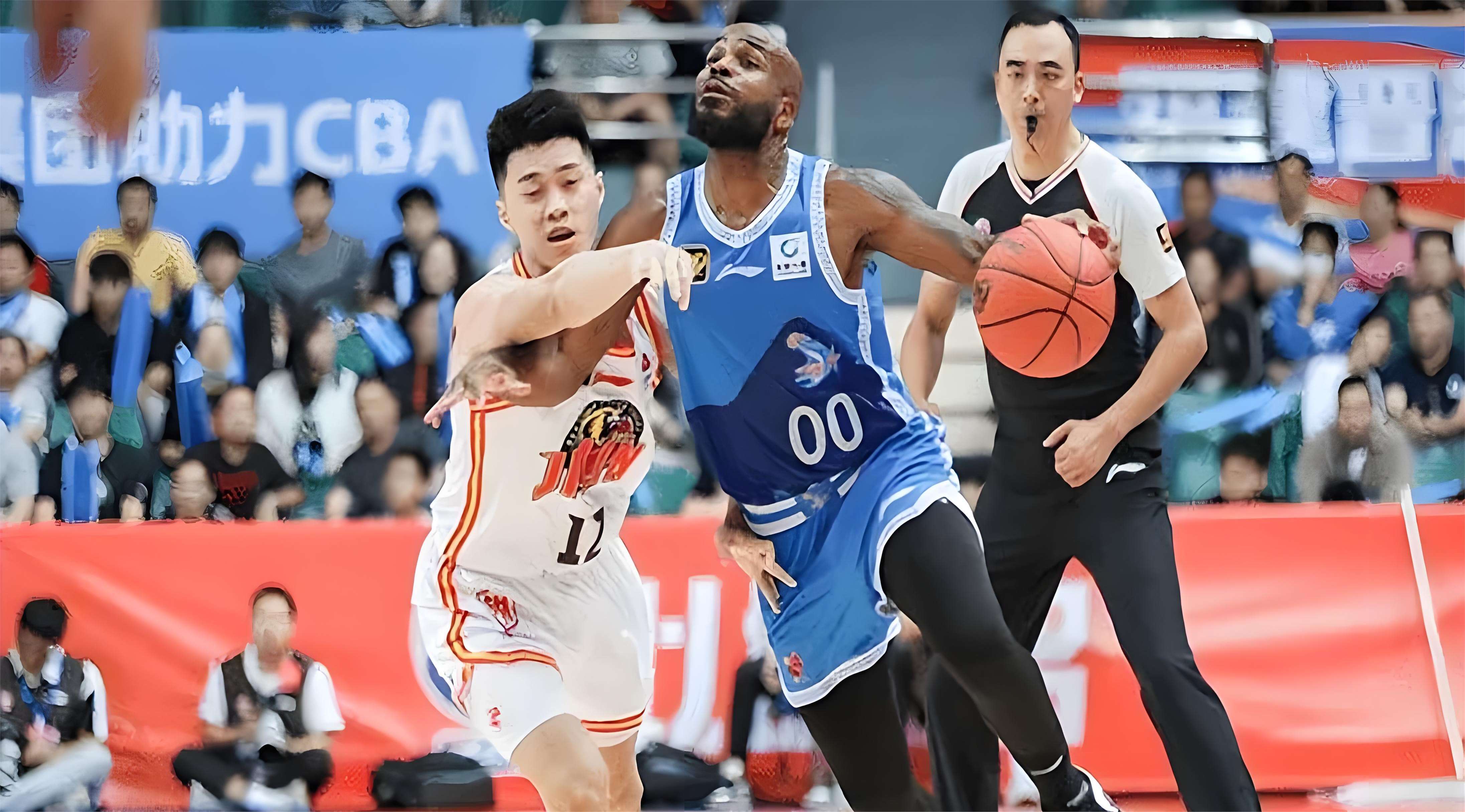 开云体育入口-广州队击败北京，实现突破