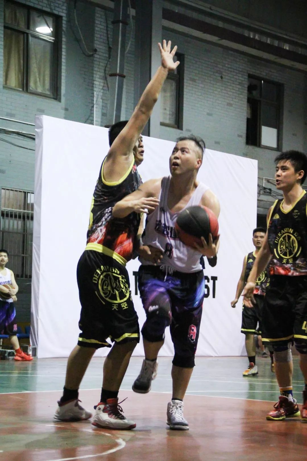 防守端发威，帮助球队稳操胜券