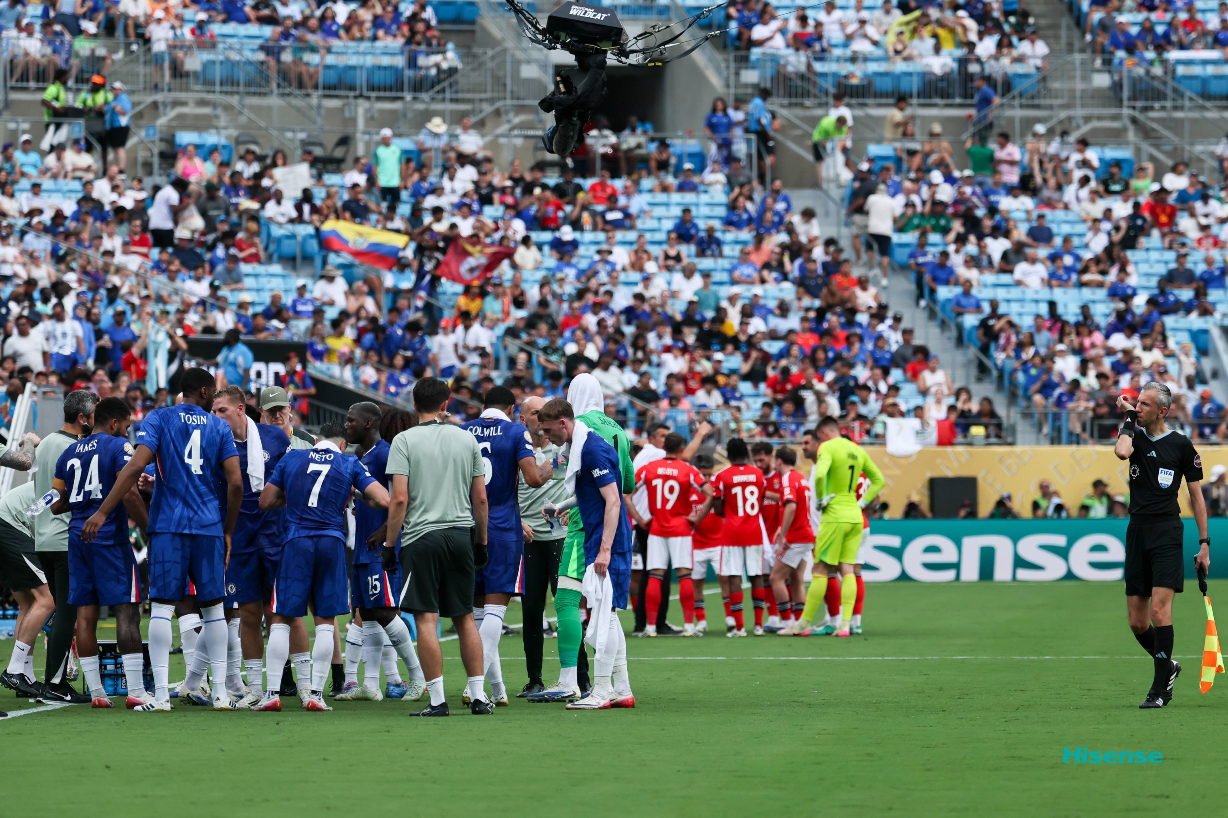 包含拜仁慕尼黑惊险关键时刻，成功晋级下一轮的词条