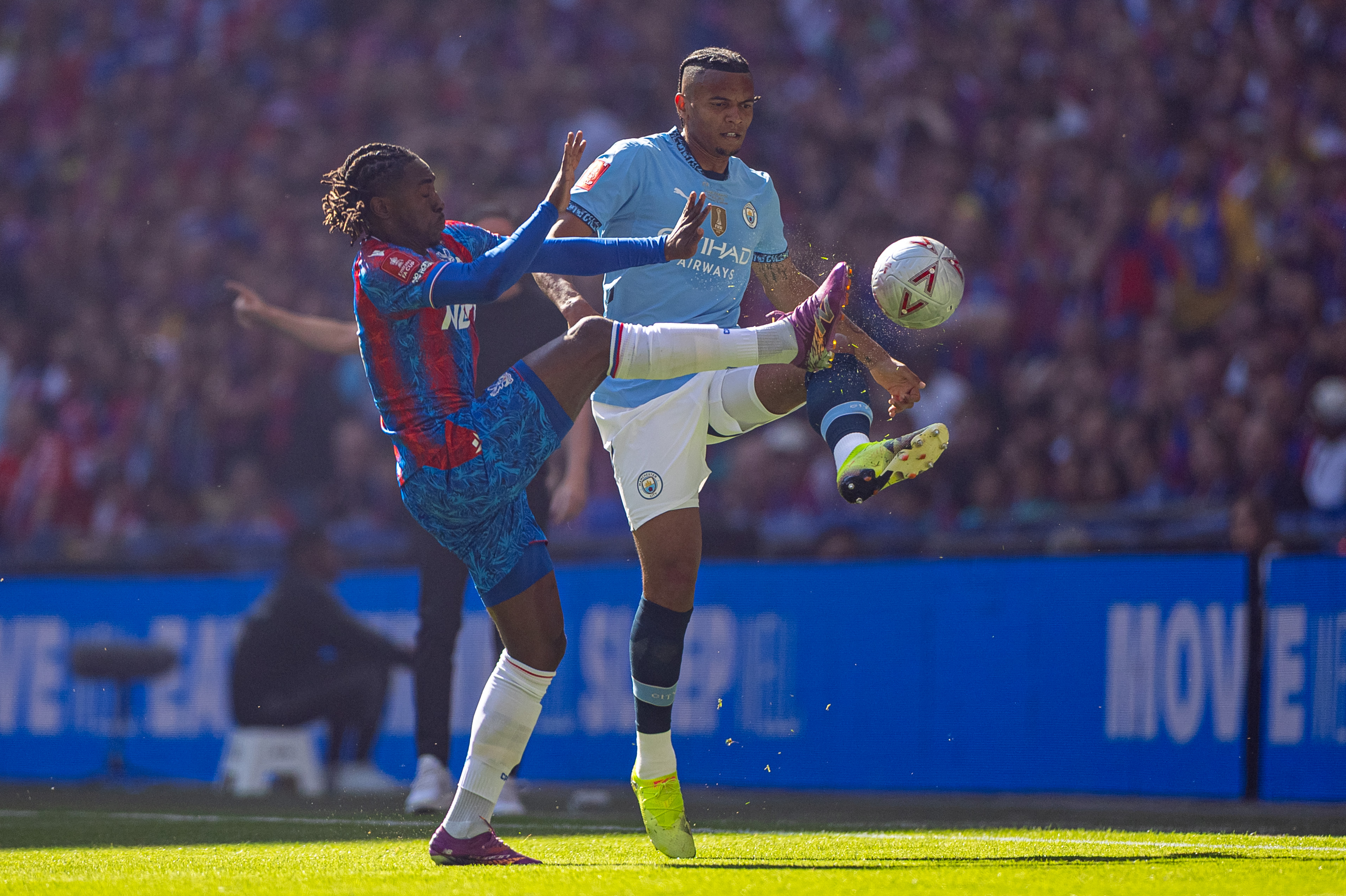 开云体育平台APP-关于著名足球赛事中一支球队的胜利创造佳绩的信息