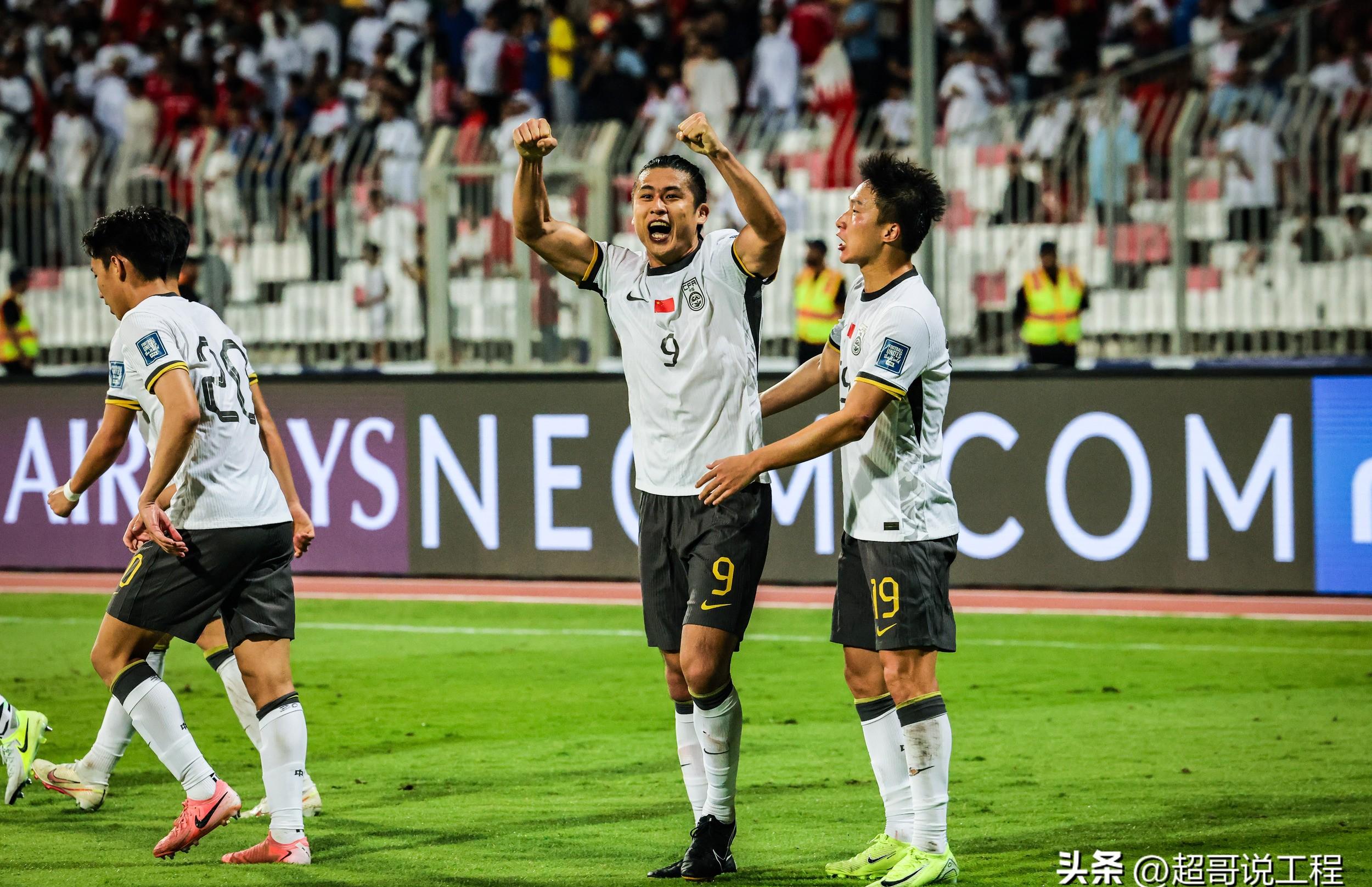 斯洛伐克球员奋勇争取，绝杀胜利，取得胜利