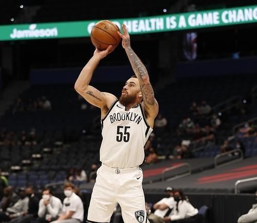 开云体育官方网站-尼斯官方宣布签约前锋，球队锋线再添火力的简单介绍