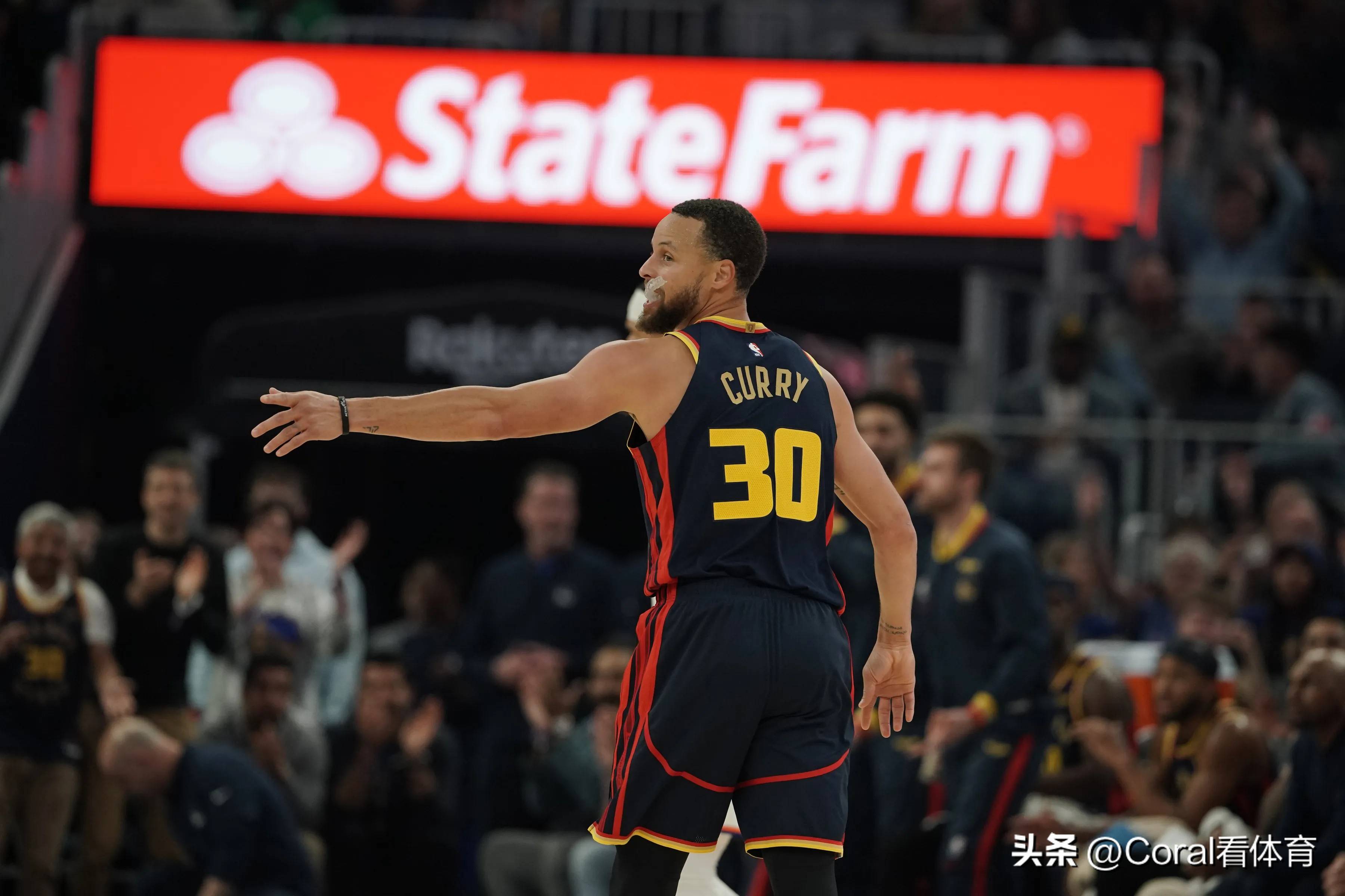 勇士客场大胜快船，取得三连胜的简单介绍