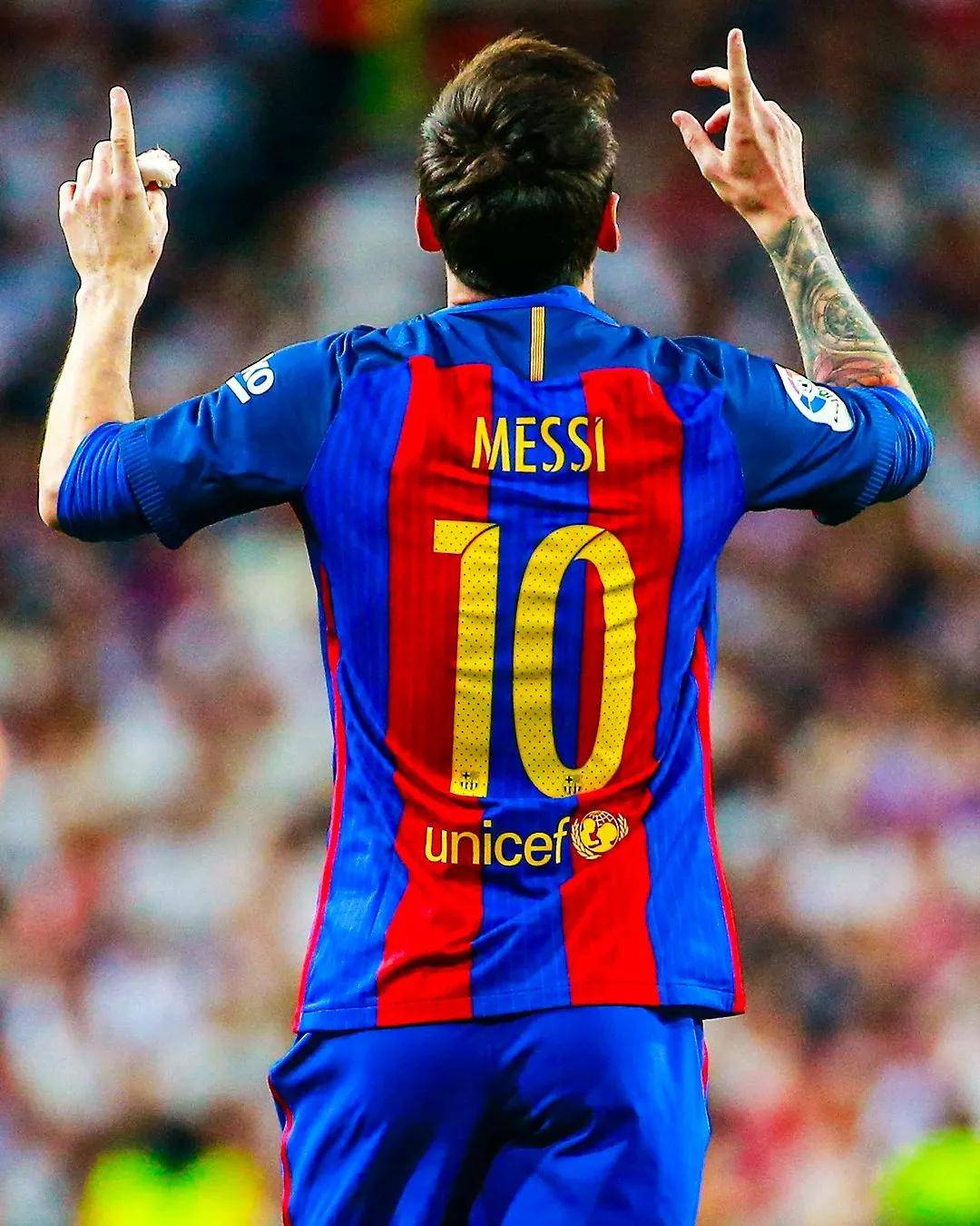 开云下载-梅西绝杀神奇！巴萨重现辉煌