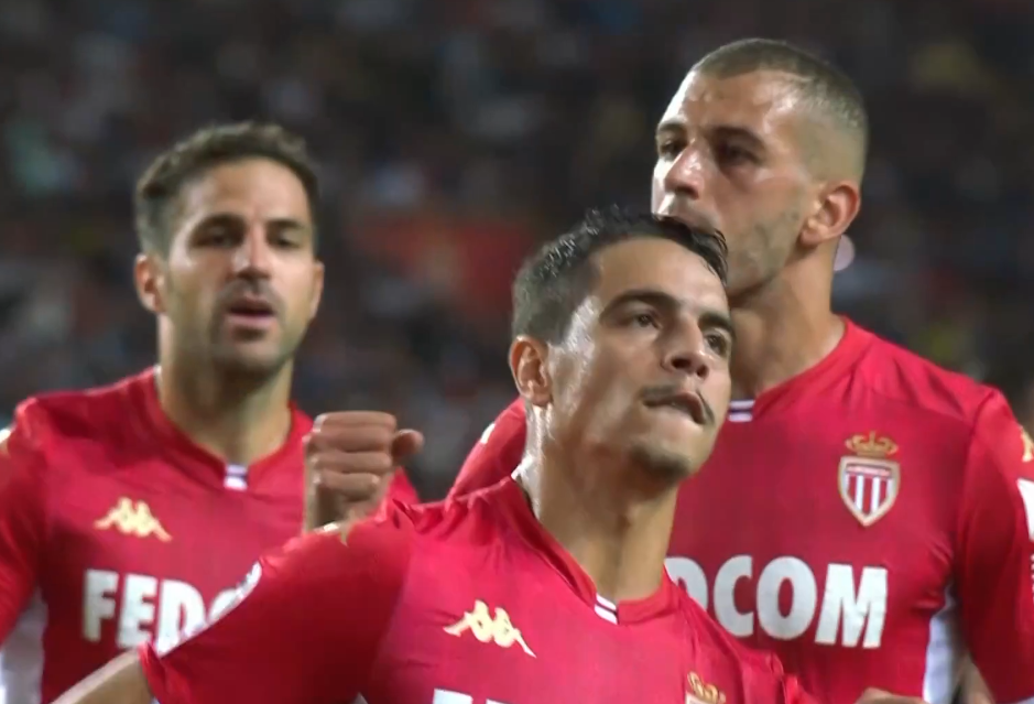 开云体育登录-摩纳哥队员受伤退出比赛，球队陷入困境