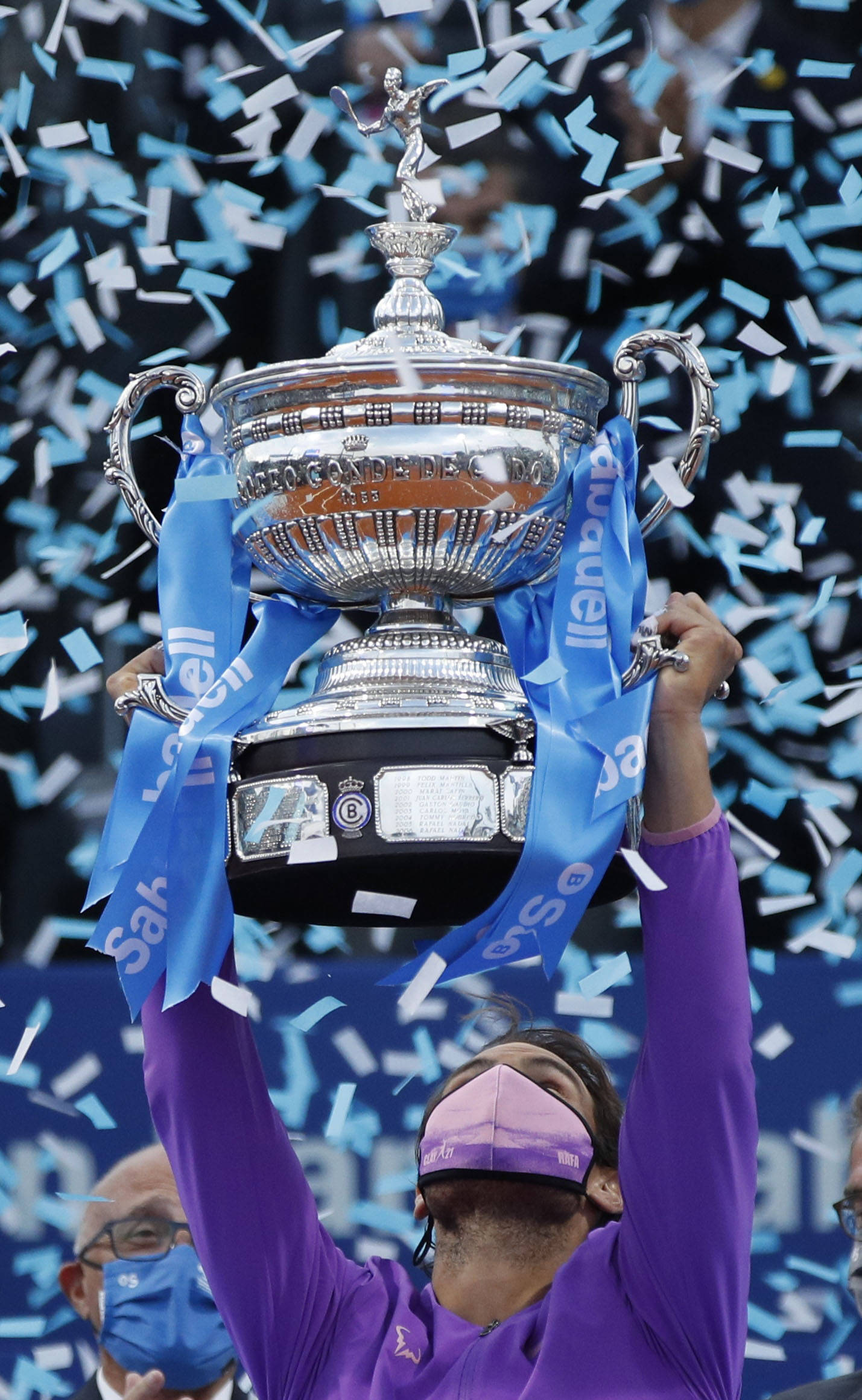 开云体育入口-纳达尔在东京的比赛中夺冠