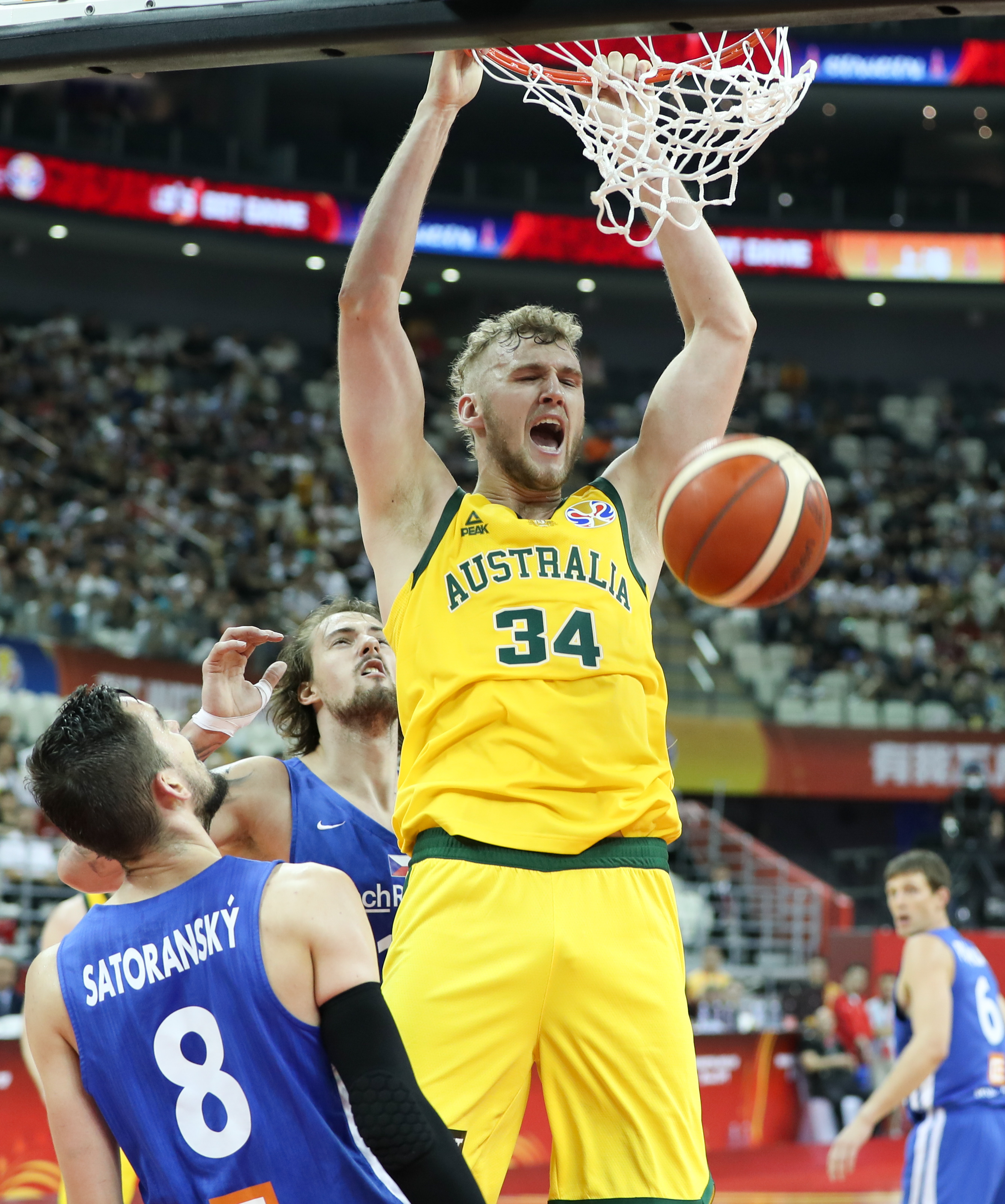 开云体育下载-捷克篮球联赛：布拉格冰熊队成功晋级决赛的简单介绍