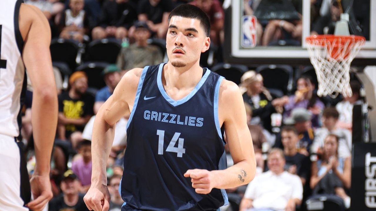 艰难阻击:爵士封堵灰熊进攻完爆对手取得胜利的简单介绍 艰难阻击:爵士封堵灰熊进攻完爆对手取得胜利的简单介绍