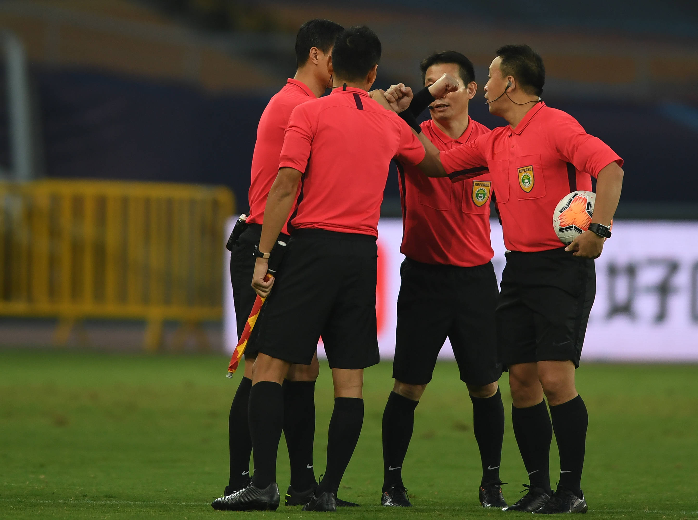 开云体育官方网站-关于青岛黄海对阵广州富力，全队势头正猛争夺胜利的信息