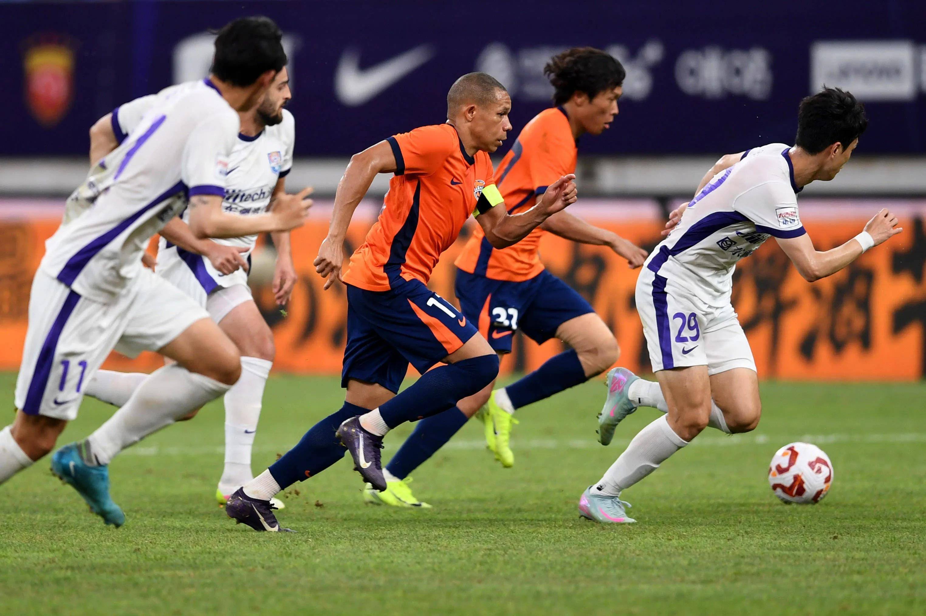 中超球队球员受伤频发,备战受影响 中超球队球员受伤频发,备战受影响