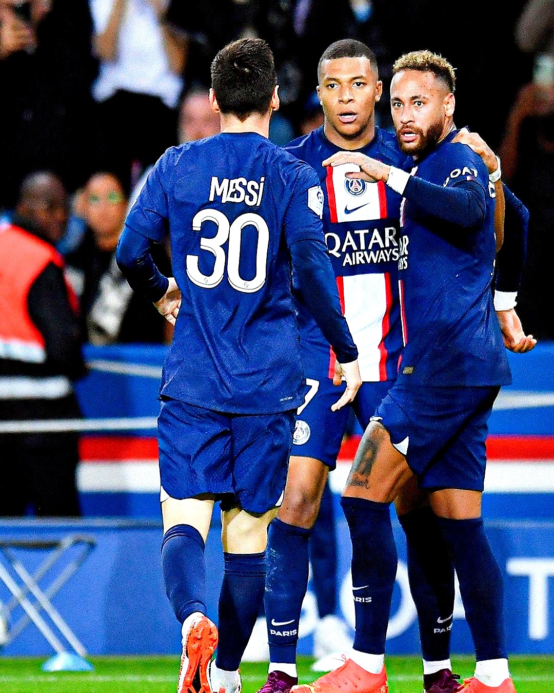 开云体育入口-巴黎圣日耳曼中场受伤，或将缺席下一战的简单介绍