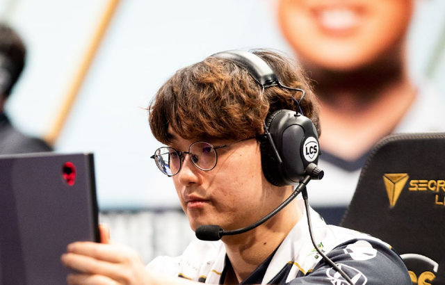 开云体育中国-EG力克CLG，Caps操刀奇招英雄翻盘小组赛3:2（深圳）