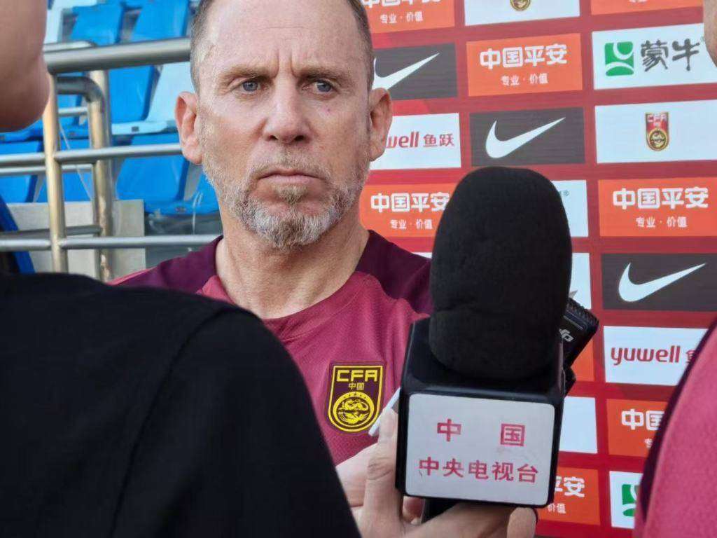 开云体育登录-教练组合声援球员，提振士气备战