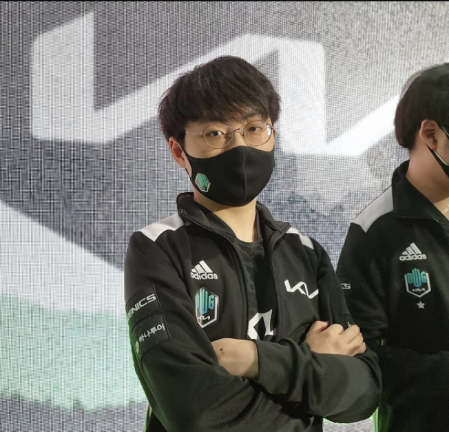 GEN翻盘EDG,ShowMaker完成史诗逆转2025世界赛2:0(巴黎) GEN翻盘EDG,ShowMaker完成史诗逆转2025世界赛2:0(巴黎)