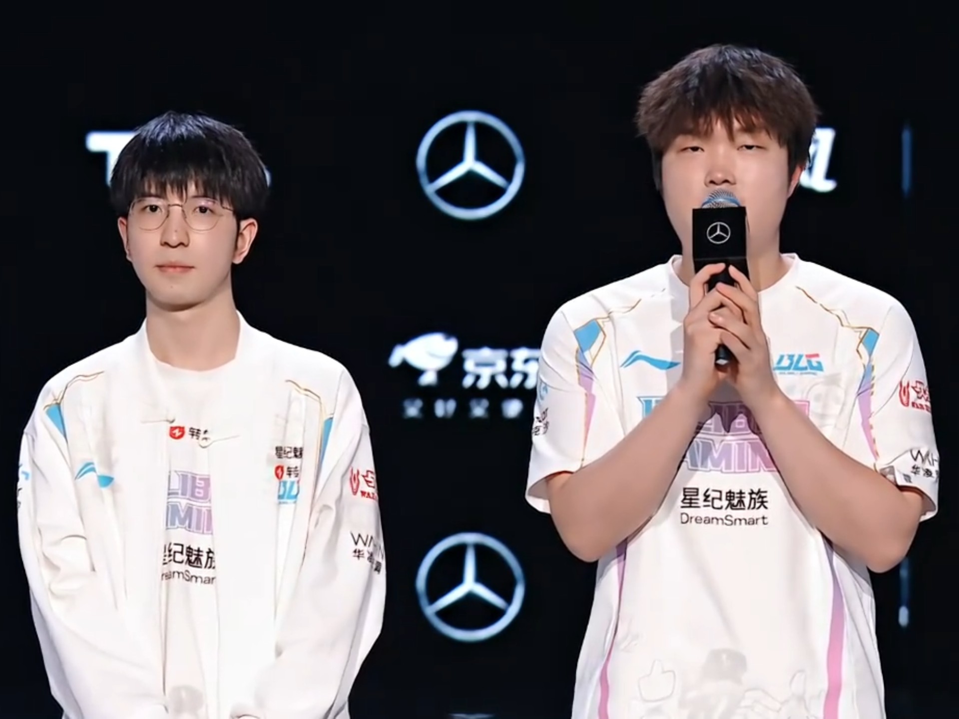 IG力克DK,Doinb成为全场焦点四强赛3:0(东京) IG力克DK,Doinb成为全场焦点四强赛3:0(东京)