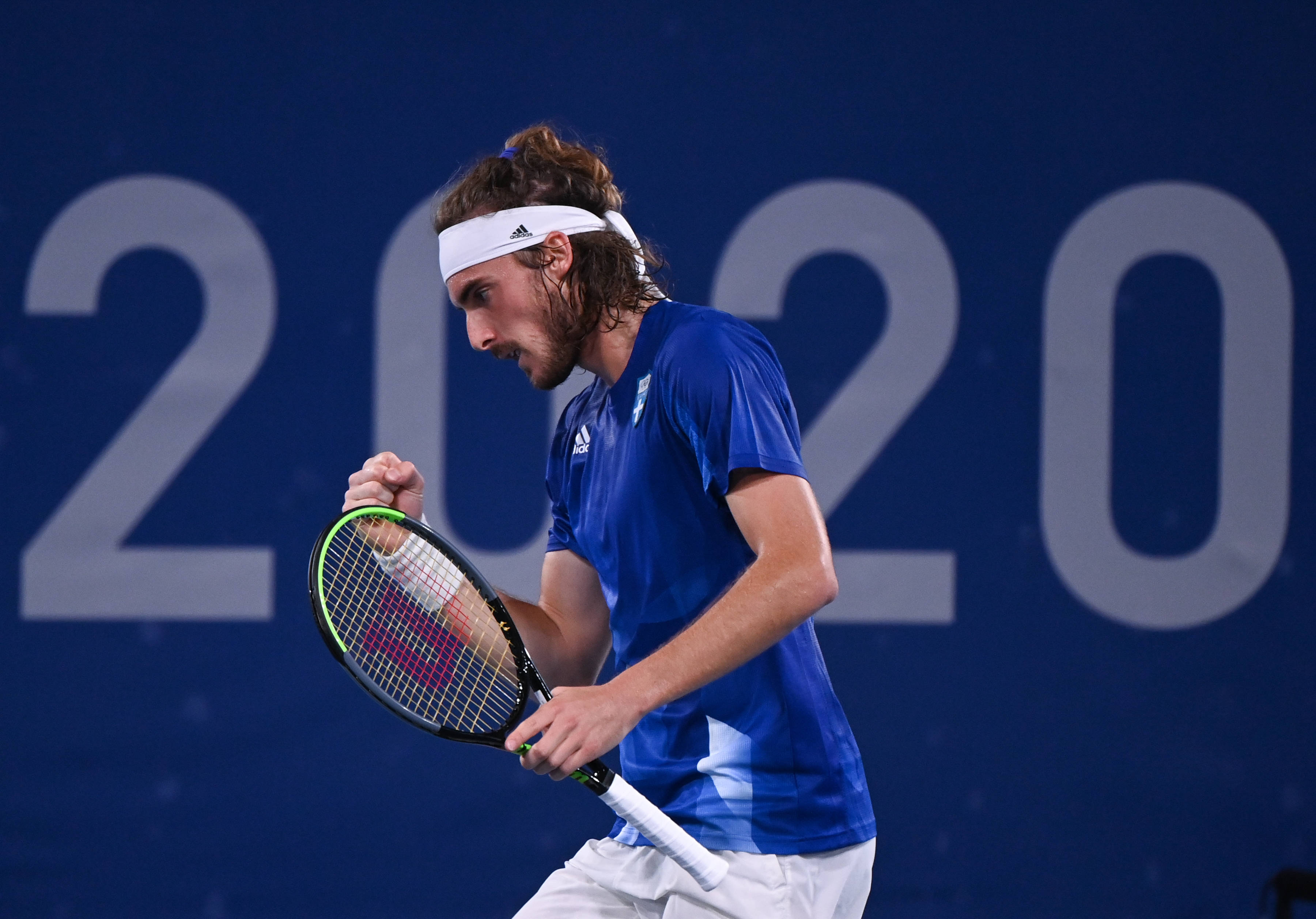 西班牙网球队强势世界网球队，西西帕斯高光表现的简单介绍