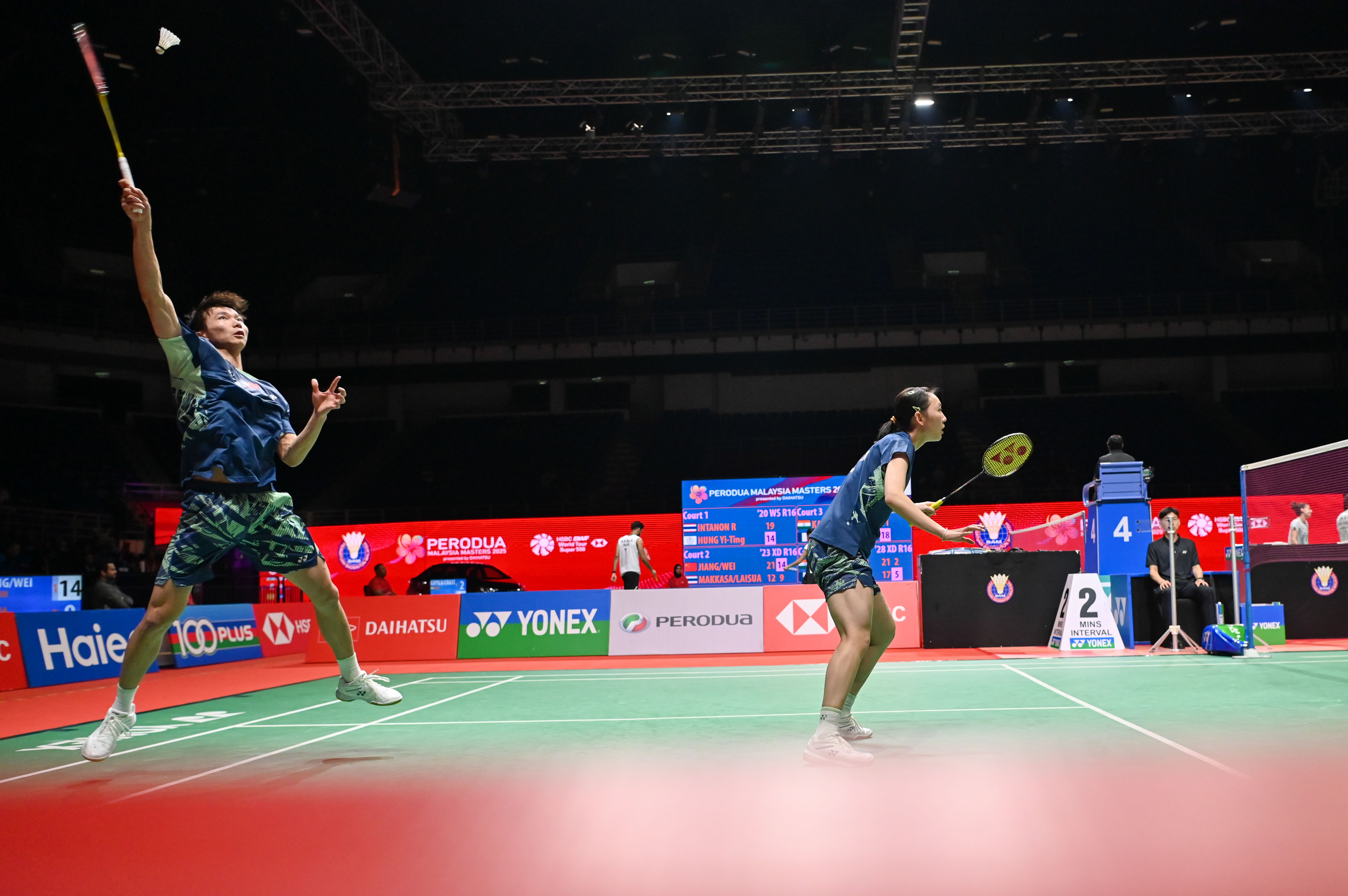 开云下载-包含马来西亚羽毛球队翻盘中国羽毛球队，陶菲克制霸全场的词条