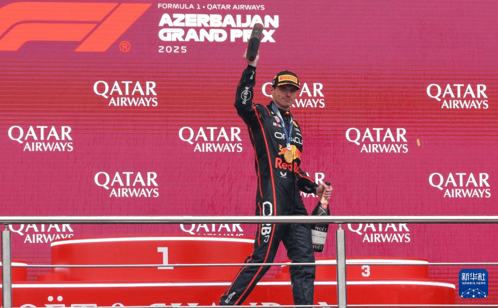 包含红牛车队横扫梅赛德斯，汉密尔顿关键制胜的词条