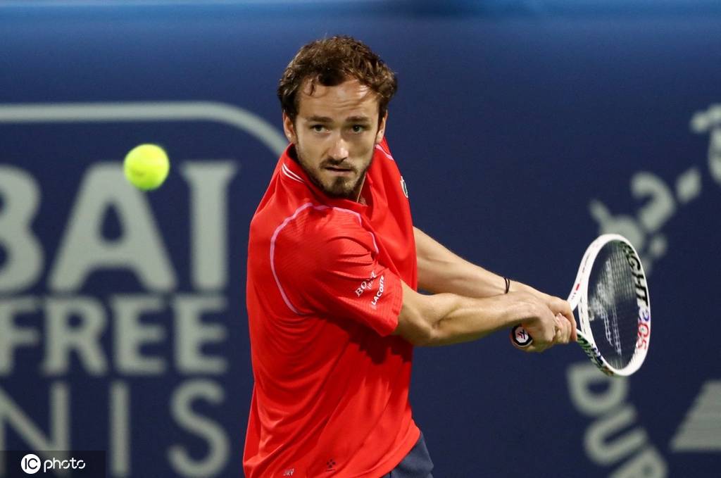 开云体育下载-ATP总决赛绝杀美网，梅德韦杰夫扛起全队